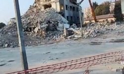 Osmaniye’de orta hasarlı bina tek dokunuşta yıkıldı