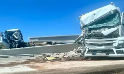 Otoyolda Tır Çarpışması: Trafik Geçici Olarak Durduruldu