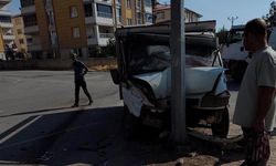 Sefer Hoca Caddesi’nde Trafik Kazası: 2 Yaralı