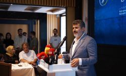 YKS’de İlk 1000’e Giren Başarılı Öğrenciler Ödüllendirildi