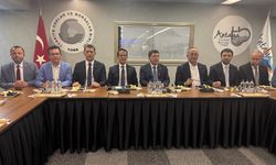 Adalet Bakanı Tunç, Antalya Ticaret Borsasını ziyaret etti