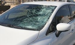 Antalya'da otomobilin çarptığı baba ve oğlu yaralandı