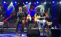 Eda ve Metin Özülkü çifti Antalya'da konser verdi