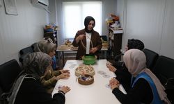 Hatay'da depremzede kadınlar 'Hünerhane Atölyeleri' ile el becerilerini geliştiriyor
