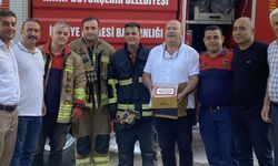 Hatay'da muhtarlardan yangın ihbarına giden itfaiye ekiplerine sürpriz kutlama