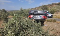 Hatay'da takla atan otomobildeki 3 kişi yaralandı