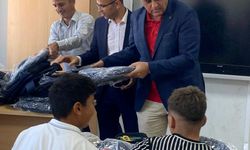 Hatay'da TKDK'den öğrencilere kırtasiye yardımı