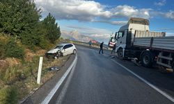 Isparta'da otomobille tırın çarpıştığı kazada 1 kişi yaralandı