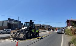 Kahramanmaraş'ta iş makinesinin çarptığı kardeşlerden biri öldü, diğeri yaralandı