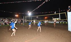 Kumluca'da 30 Ağustos Zafer Kupası Plaj Voleybolu Turnuvası tamamlandı