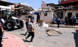 Mersin'de boş arsa ve sokakta atık malzeme biriktiren kişiye para cezası verildi