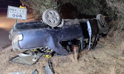 Mersin'de devrilen otomobildeki 1 kişi öldü, 3 kişi yaralandı