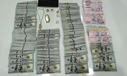 Mersin'de dolandırıcılık yaptıkları iddiasıyla yakalanan 4 şüpheliden 3'ü tutuklandı
