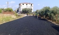Mersin'in Akdeniz ilçesinde yollar yenileniyor
