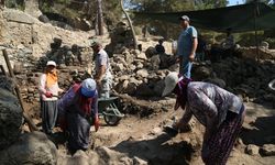 Syedra Antik Kenti kazılarında bölge halkı da görev alıyor