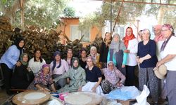 TBMM'nin en genç milletvekili Aydemir, Antalya'da vatandaşla buluştu: