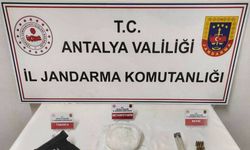 Antalya’da uyuşturucu ve kaçak silah operasyonu: 1 kilo metamfetamin ele geçirildi