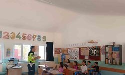 Eğirdir jandarmasından minik öğrencilere trafik eğitimi