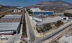 Hatay Büyükşehir Belediyesi, Antakya OSB’de  yolları asfaltladı