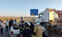 Tırla çarpışan otomobildeki 2 kişi yaralandı