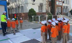 Trafik polislerinden 152 ilkokul öğrencisine trafik eğitimi verildi