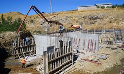 Göksun’daki Modern Köprü Hızla Yükseliyor