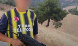 Kahramanmaraş’ta 14 Yaşındaki Çocuğun Silahlı Pozu Tepki Çekti