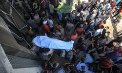Katil İsrail'in Gazze'ye saldırılarında can kaybı 63 bin 633'e çıktı