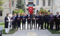 “29 Ekim ve Atatürk” Konulu Resim Sergisi Açıldı