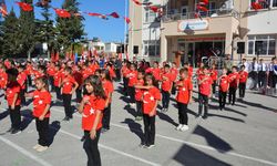 Adana, Hatay ve Mersin'in ilçelerinde Cumhuriyet'in 102. yıl dönümü kutlandı