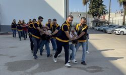 Adana'da 8 suça karışan şebekeye yönelik operasyonda yakalanan 4 zanlı tutuklandı