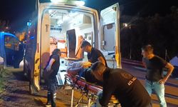 Adana'da otomobille çarpışan motosikletli yaralandı