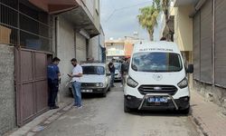 Adana'da polis ve sağlık ekibine saldıran şizofreni hastası silahla bacağından vuruldu