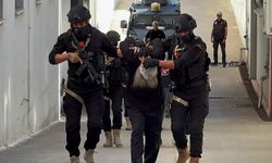Adana'da terör örgütü DEAŞ'a yönelik operasyonda yakalanan 6 zanlı tutuklandı
