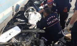 Adana'da tıra arkadan çarpan otomobilin sürücüsü öldü