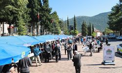 AK Parti Akseki teşkilatından Filistin yararına düzenlenen kermese destek