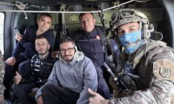 Antalya'da dağda mahsur kalan jeoloji mühendisleri askeri helikopterle kurtarıldı