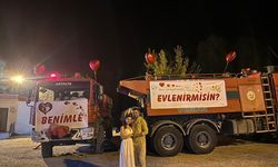 Antalya'da orman işçisi, arazözü süsleyerek kız arkadaşına evlilik teklifi yaptı