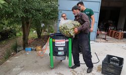 Antalya'da üreticilere ceviz soyma makinesi desteği verildi