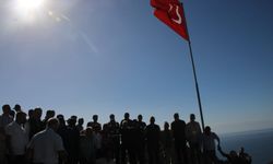 Bozyazı ilçesinde '3. Cumhuriyet Yürüyüşü ve Bayrak Değişimi' etkinliği yapıldı