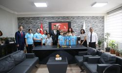 Dörtyol Kaymakamı Mehmet Keklik TEKNOFEST'e katılan öğrencilerle buluştu