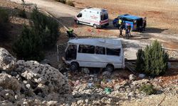 Mersin'de şarampole yuvarlanan işçi servisindeki 4 kişi öldü, 14 kişi yaralandı