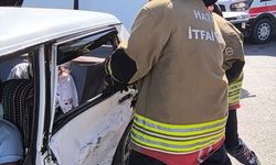 Hatay'da 2 otomobilin çarpıştığı kazada 4 kişi yaralandı