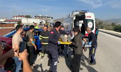 Hatay'da cip ile otomobilin çarpıştığı kazada 5 kişi yaralandı