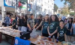 Hatay'da öğrenciler Gazze'ye destek için kermes düzenledi