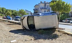 Manavgat'ta 2 otomobilin çarpıştığı kazada 3 kişi yaralandı