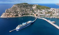 'Marella Discovery 2' kruvaziyeri, Alanya'ya 1739 turist getirdi