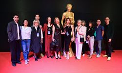 Uluslararası Antalya Altın Portakal Film Festivali'nin açılış töreni kırmızı halı geçişiyle başladı