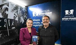 Ahmet Ümit Antalya Kitap Fuarı’nda okurlarıyla buluştu