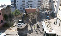 Akdeniz’de metruk yapılarla mücadele sürüyor